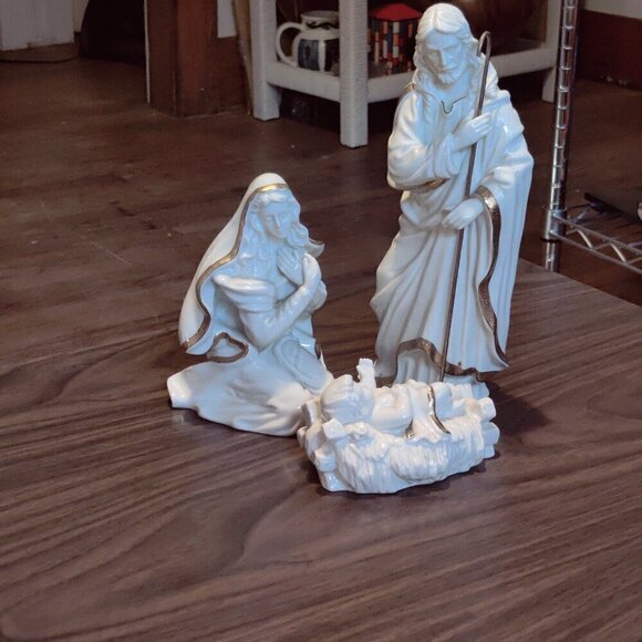 Mikasa Nativity Night, excellent condition. A Beautiful Set for your Family, Vtg - Picture 5 of 6